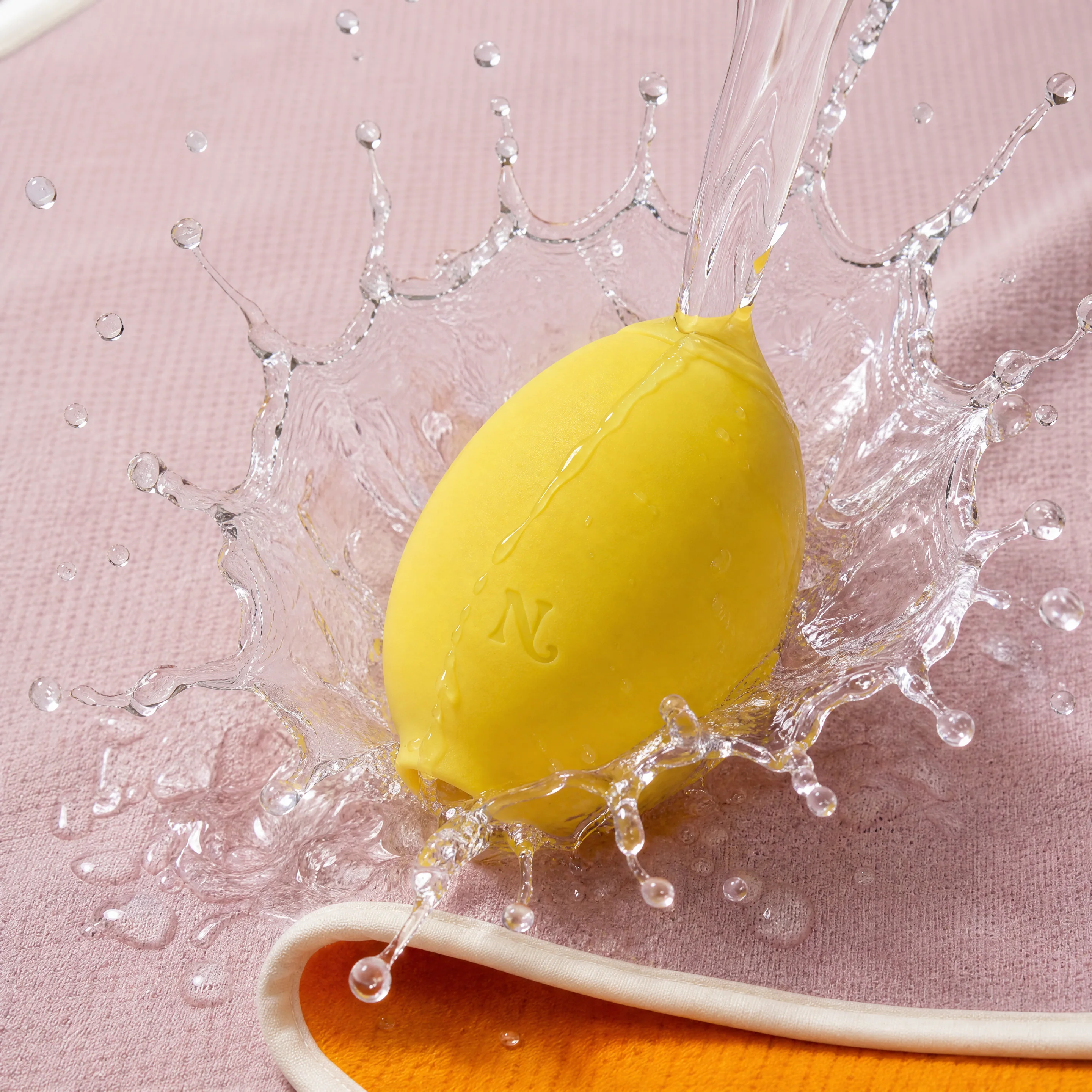 Juicy Waterproof Blanket - Image 5